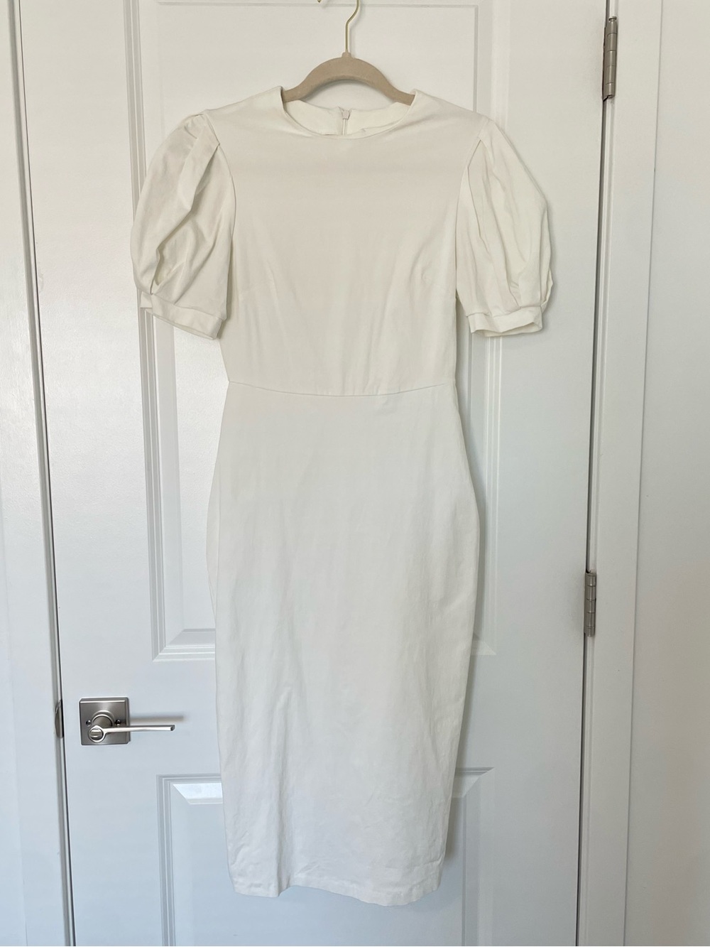 Elegant White Puff-Sleeve Dress